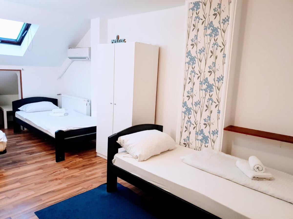 Rooms Villa Luigi Pancsova Kültér fotó