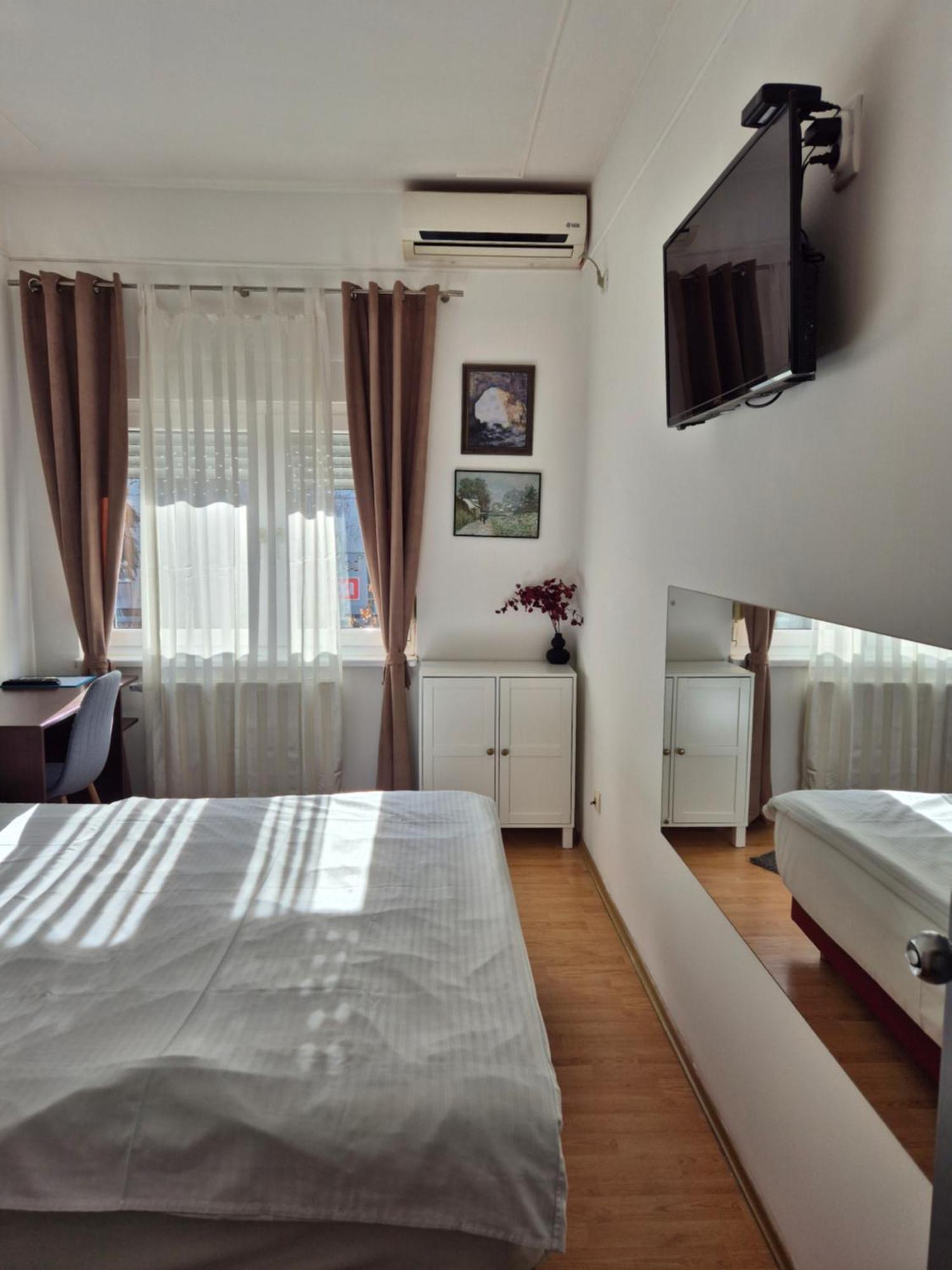 Rooms Villa Luigi Pancsova Kültér fotó
